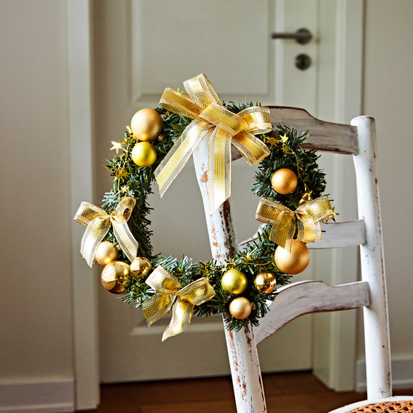 Couronne, coloris doré