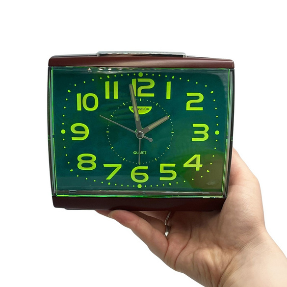 Réveil avec chiffres lumineux