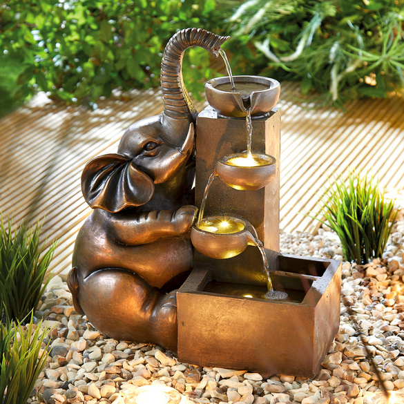 Fontaine solaire avec éléphant Gainsborough