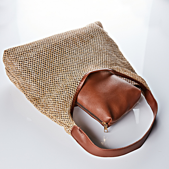 Cabas avec trousse de maquillage
