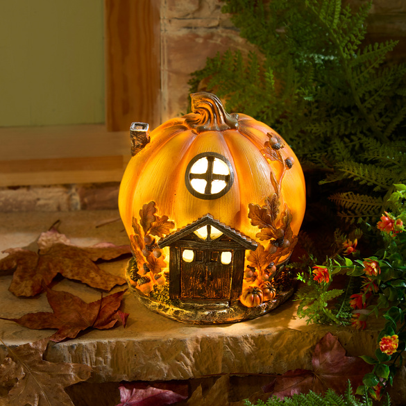 Maison lumineuse en forme de citrouille