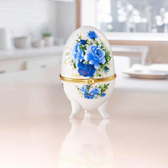 Œuf décoratif "Fleurs bleues"