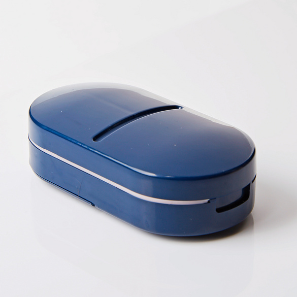 Coupe-comprimés avec boîte de rangement navy