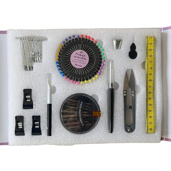 Kit de couture avec cahier de travaux manuels "Guide de couture" 118 pcs.