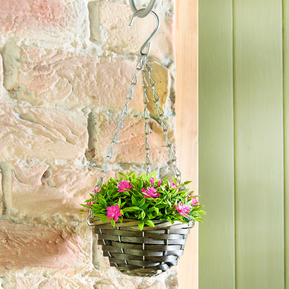 Panier suspendu de fleurs artificielles