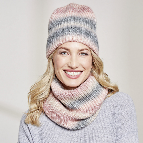 Bonnet en maille rose et gris