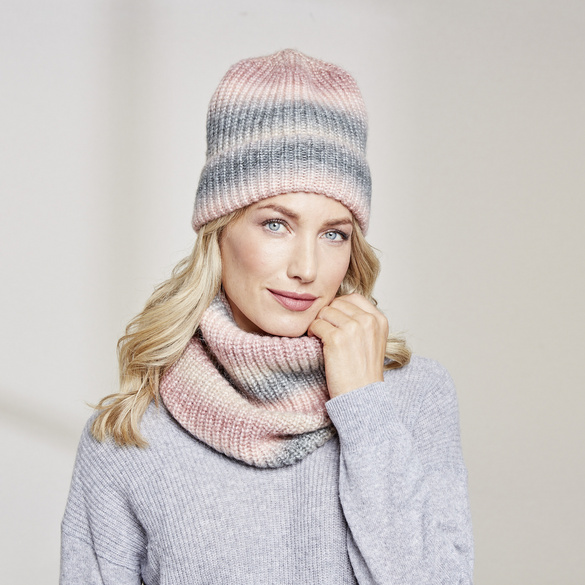 Bonnet en maille rose et gris