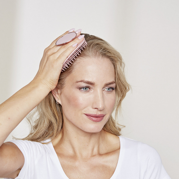 Brosse de massage pour le cuir chevelu