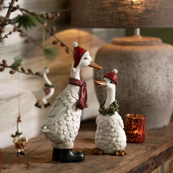 Oie de Noël en polyéthylène, avec un bonnet de Saint-Nicolas et une écharpe