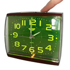 Réveil avec chiffres lumineux