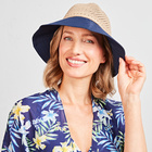 Chapeau d'été, nœud bleu