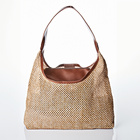 Cabas avec trousse de maquillage