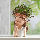 Pot de fleurs "Fillette" Eldo Avec bouche en cœur et couronne de fleurs