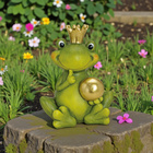 Figurine décorative Roi Grenouille avec boule dorée en céramique