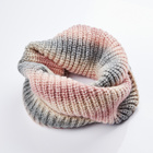 Echarpe en maille rose et gris