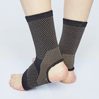 Bandage pour la cheville avec fibres contenant du cuivre