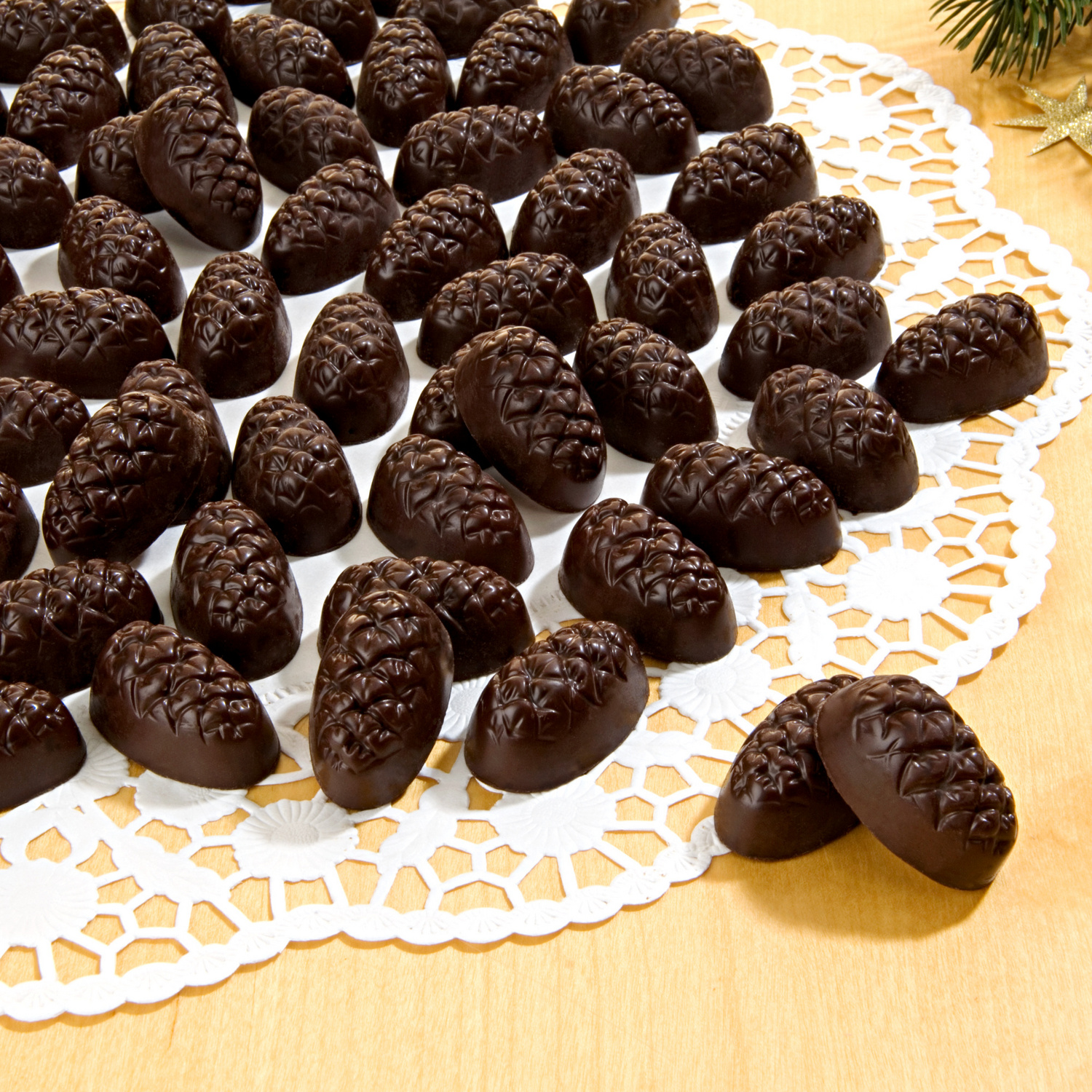 Friandises au praliné Pommes de pin