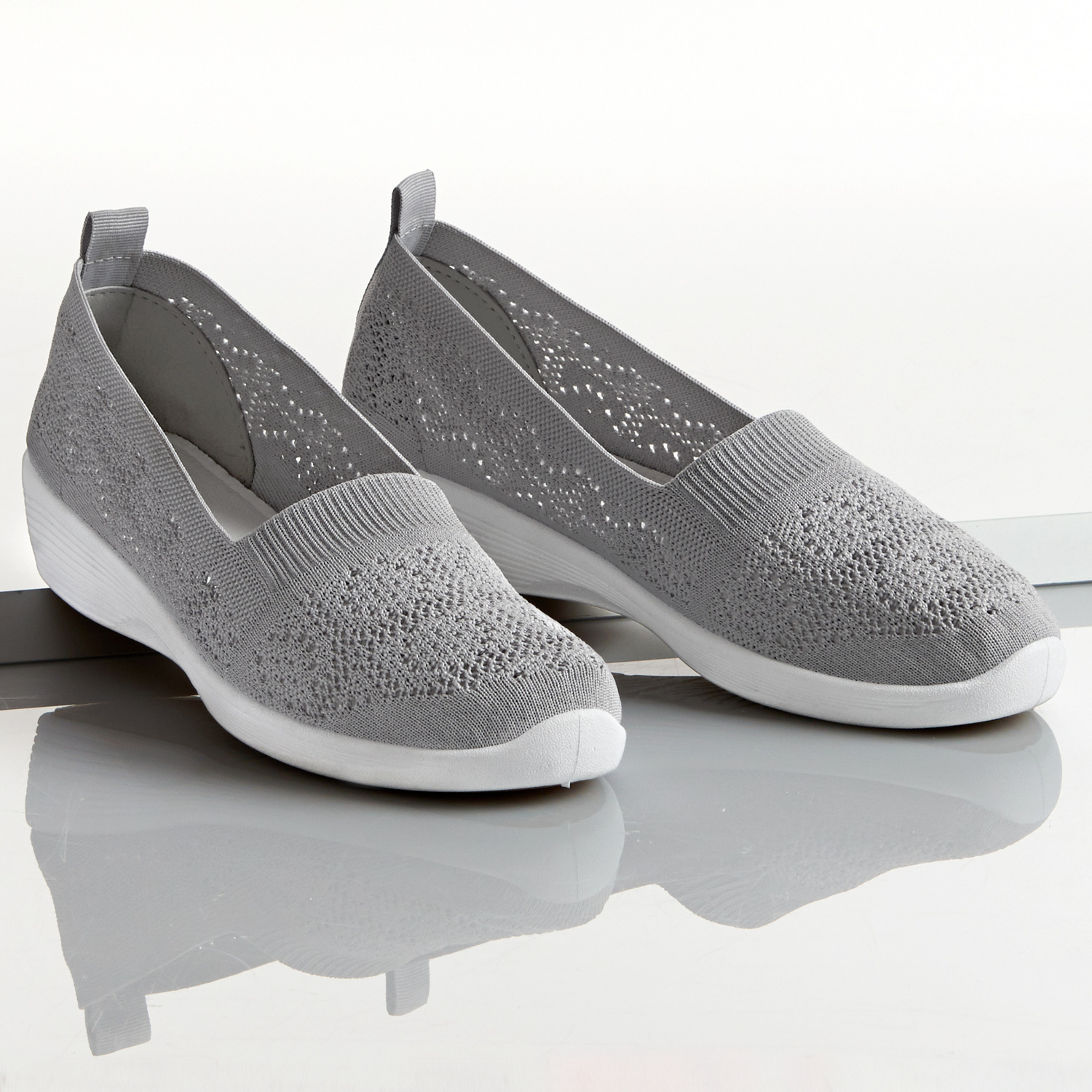 Chaussure textile, gris