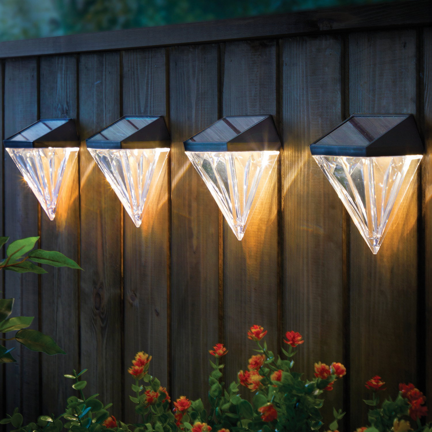 Lot de 4 lampes solaires pour clôture 